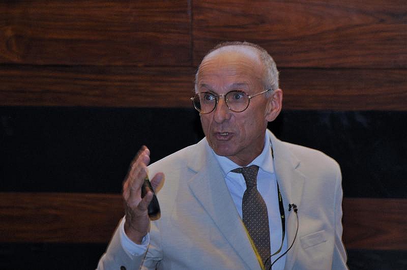 Dr. José Cabanelas Omil