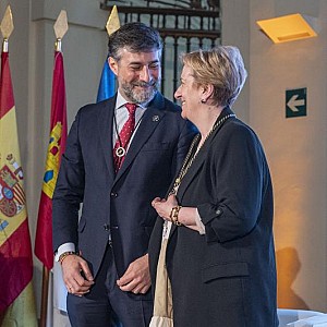 Entrega Medalla de la Academia