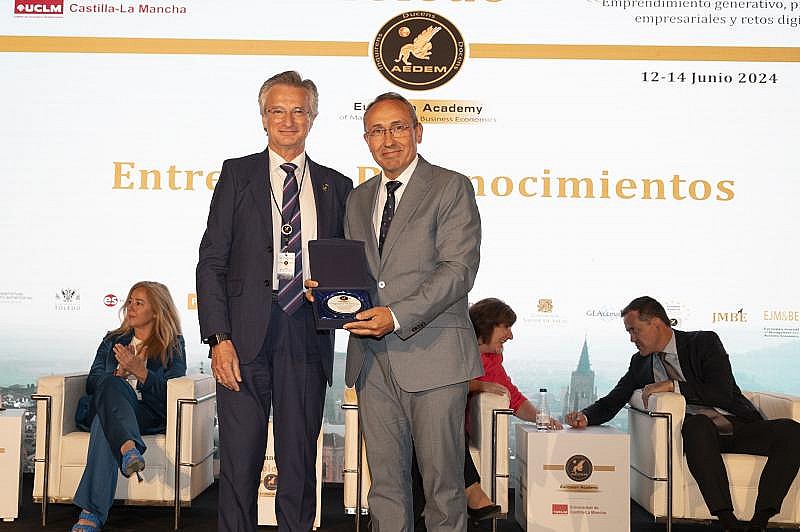 Entrega Placa de Reconocimiento