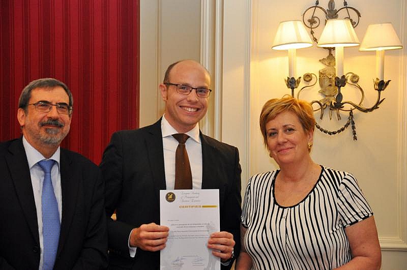 Premio FESIDE a la mejor investigación en Finanzas