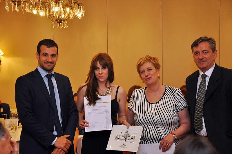 Premio Cátedra Reale a la mejor investigación