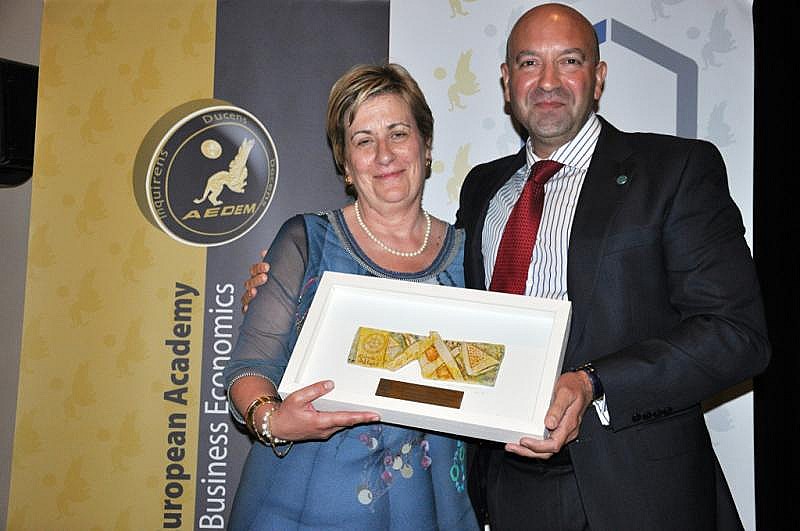 Entrega de distinción por la Universidad de Huelva