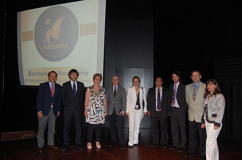 Premio Nobel de Economía 2004